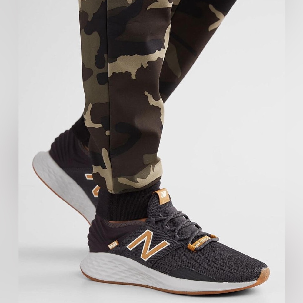 New Balance Men’s FRESH FOAM ROAV NIB, size 10